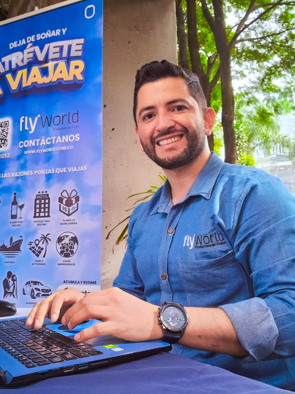 Equipo y oficina de FlyWorld